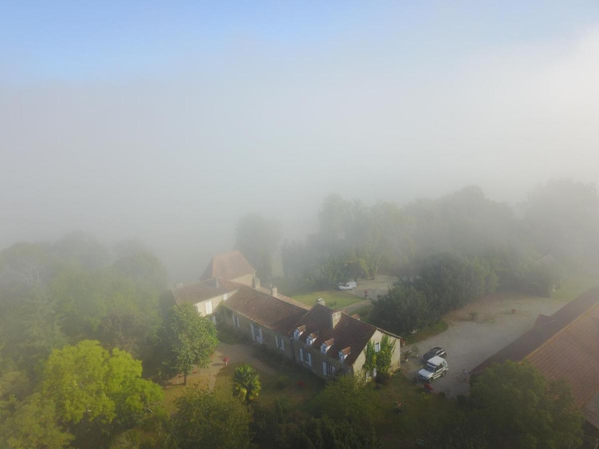 Au Chateau Juillac Exterior foto