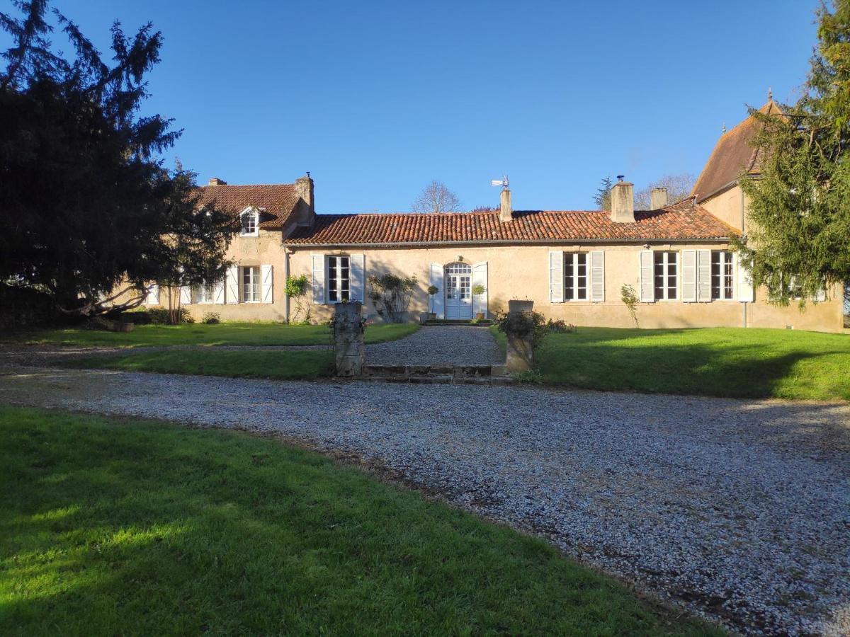 Au Chateau Juillac Exterior foto